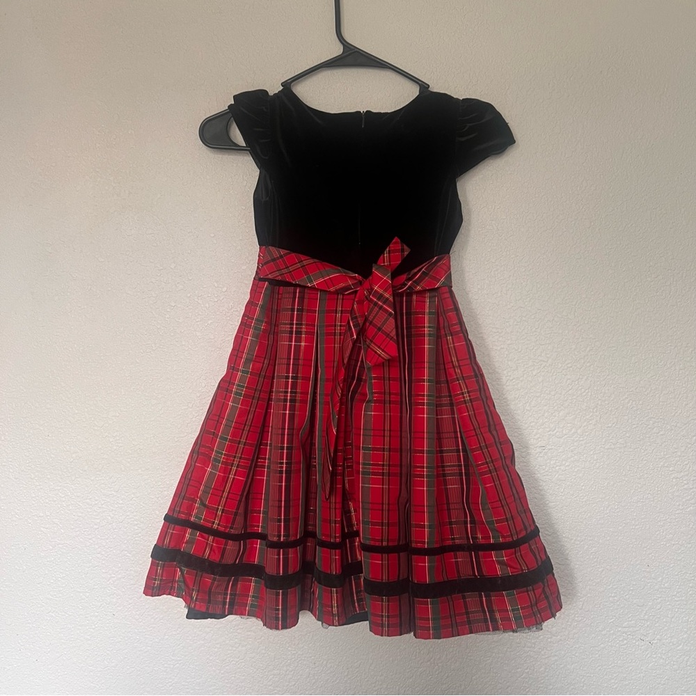Sweet Heart Rose Black Velvet Dress